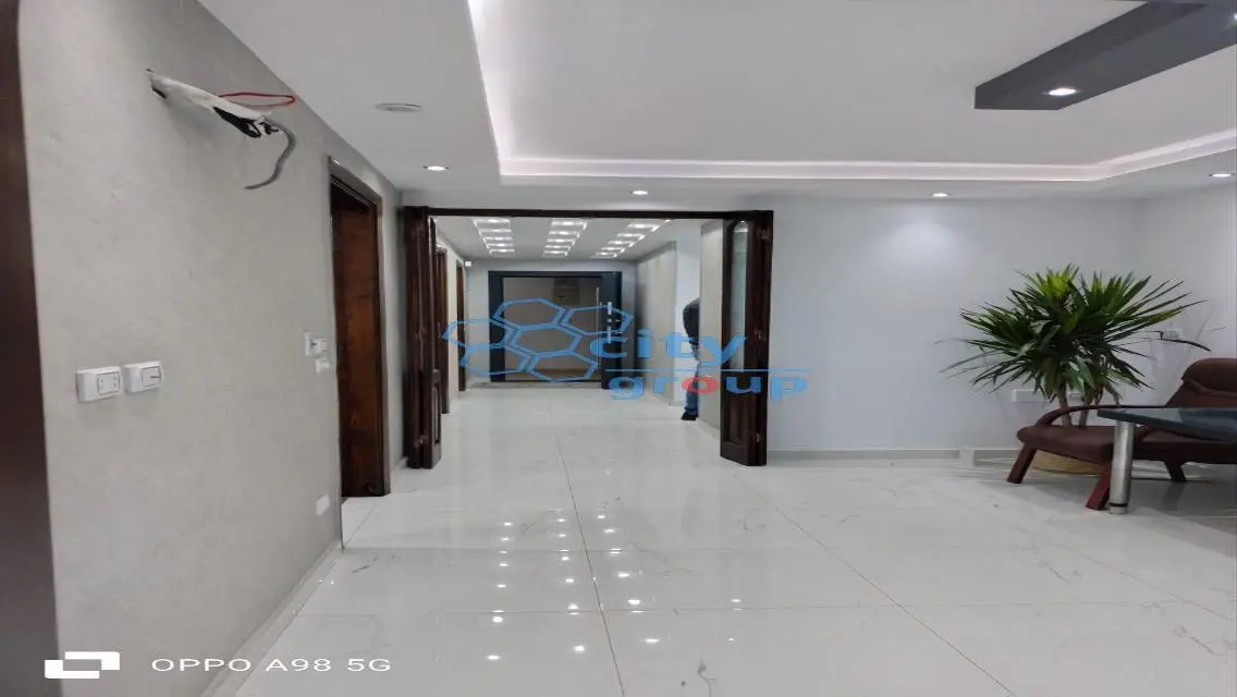 Luxury Apartment with Covered Parking in the City