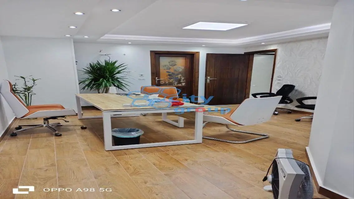 Luxury Apartment with Covered Parking in the City