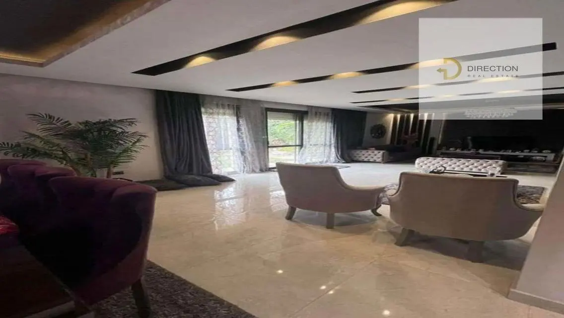 منزل فخم على بحيرات مع حديقة خاصة ومسبح