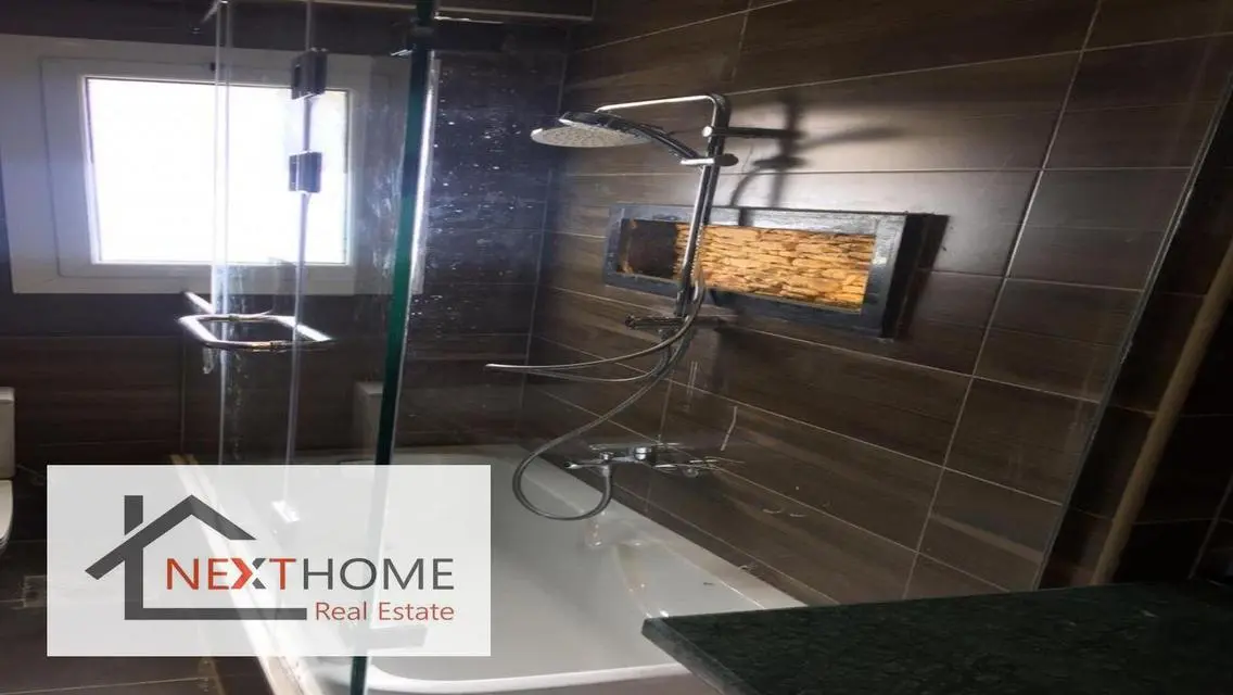 Luxury Apartment in Mountain View Hyde Park 5