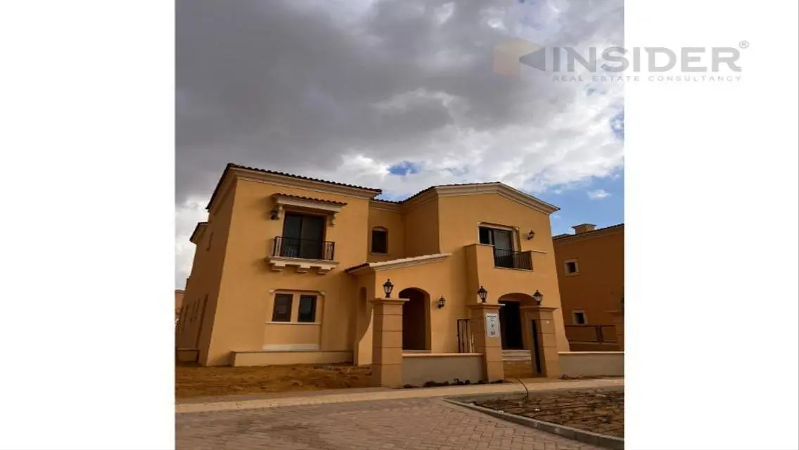 Luxury Villa with 4 Bedrooms, Private Garden and Pool