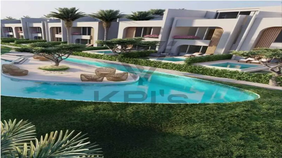Luxurious Villa with Balcony and Shared Pool