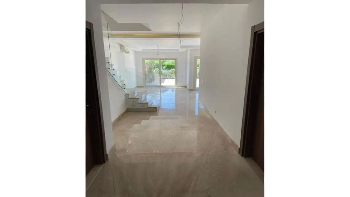 Luxury Villa for Sale, 6400000 EGP - 3 Bedrooms in a Premium Community