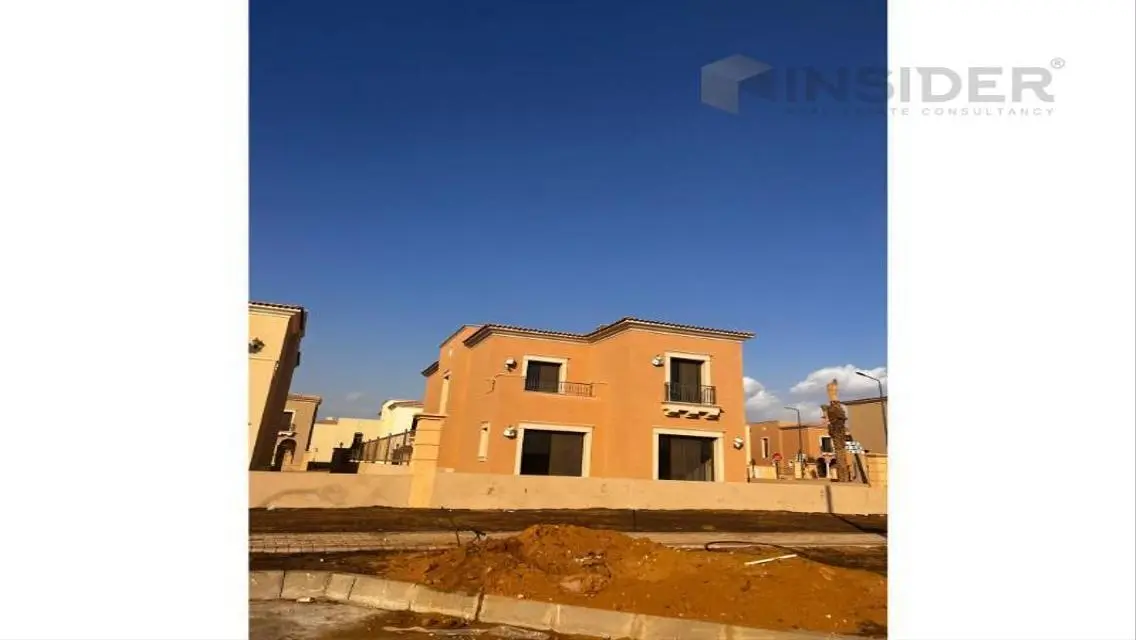 Luxury Villa for Sale 15,000,000 EGP - Lake View Inside Compound