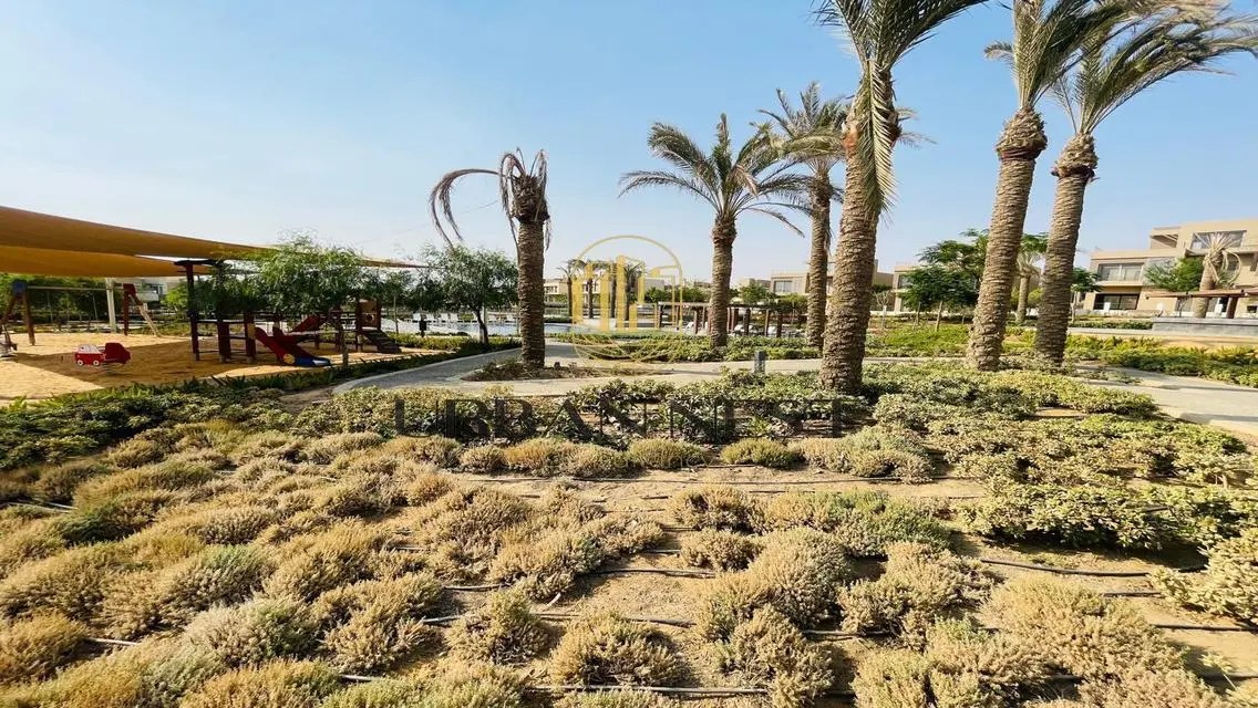 فيلا فاخرة مع حديقة خاصة ومسبح
