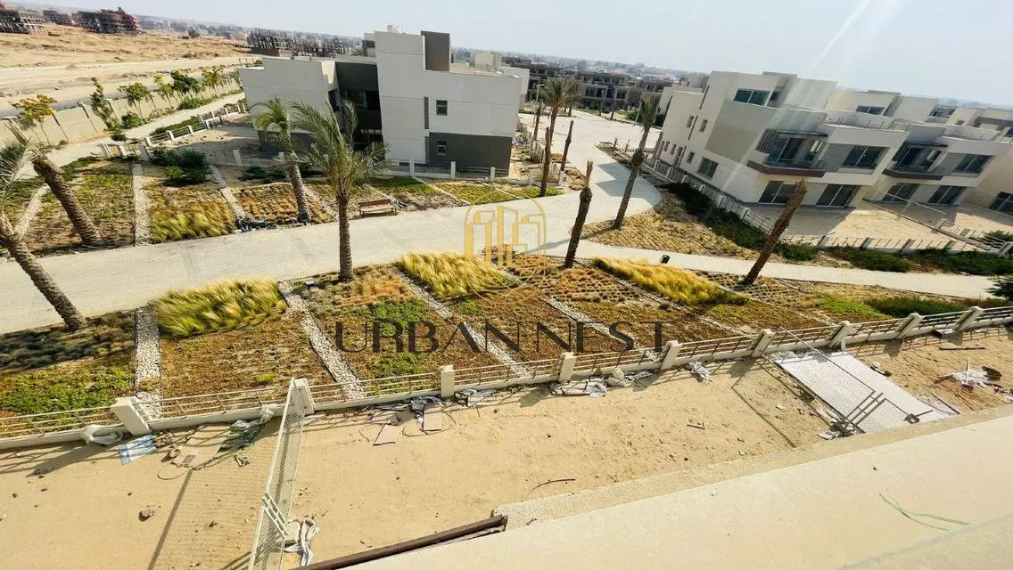فيلا فاخرة مع حديقة خاصة ومسبح