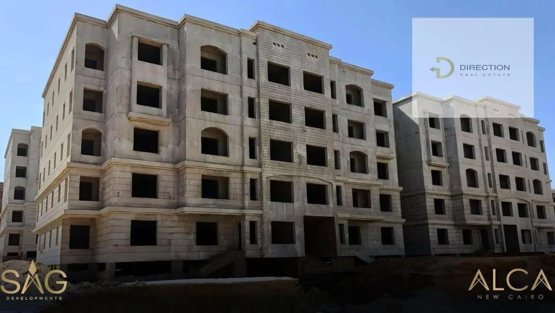 مدينة ترفيهية فاخرة على البحيرة