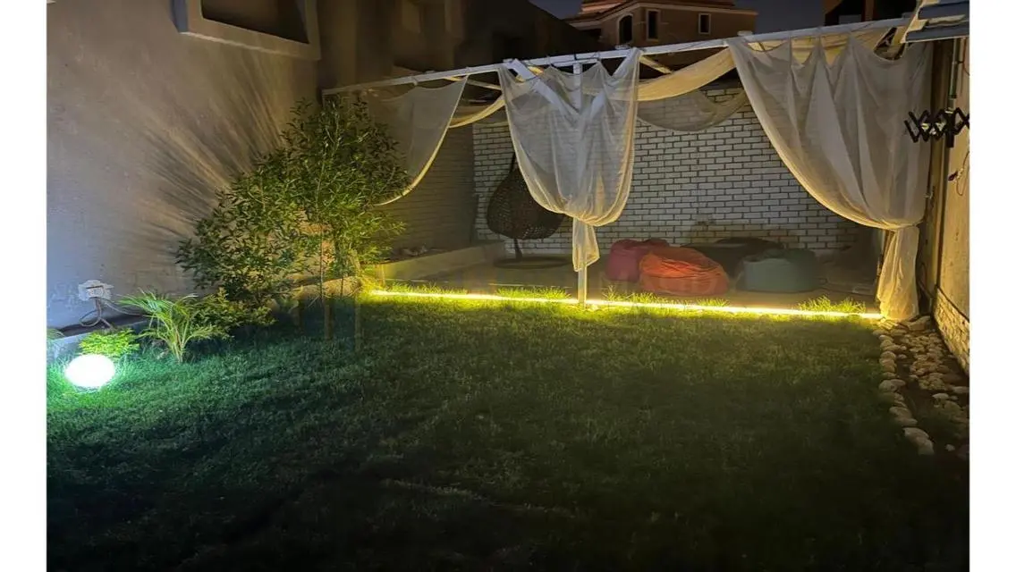 فخامة وحدات سكنية مطلة على معلم رئيسي في قلب المدينة