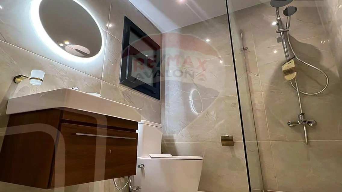 Stunning Apartment with Spacious Area in Prime Location