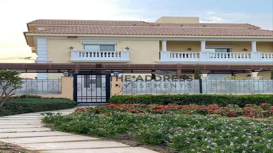 Luxury Villa with Private Pool and Lake View