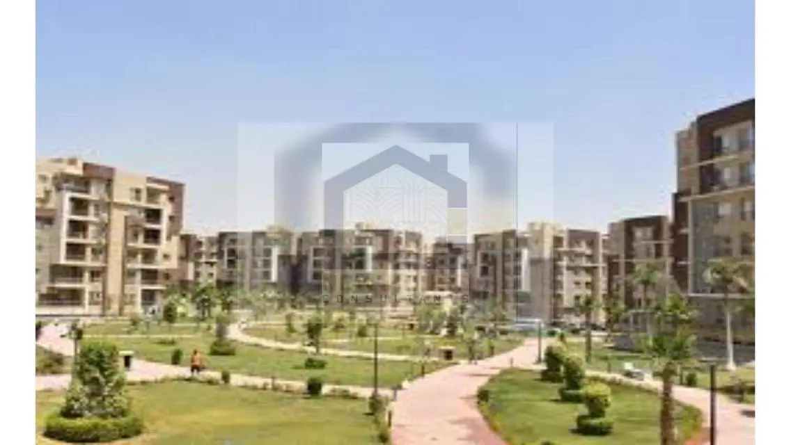 شقة فاخرة للبيع مع شرفة وحارس أمن
