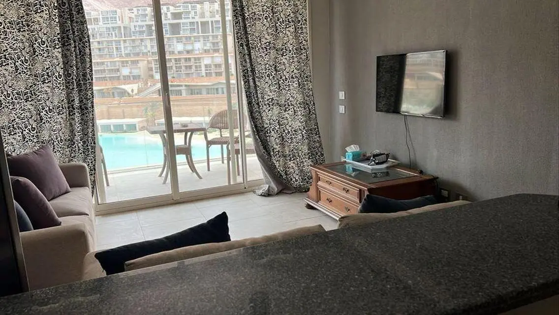 شقة فاخرة تطل على معلم رئيسي بحارس أمن