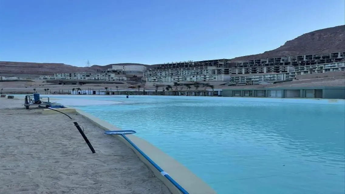 شقة فاخرة تطل على معلم رئيسي بحارس أمن