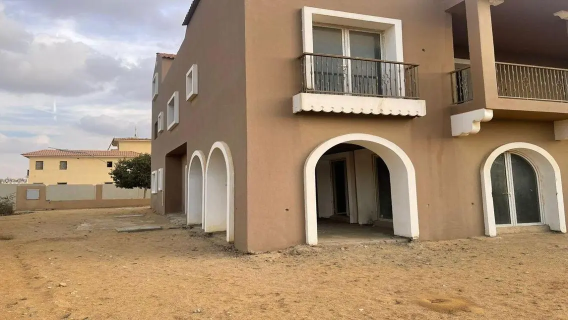 Luxury Villa for Sale in Hyde Park