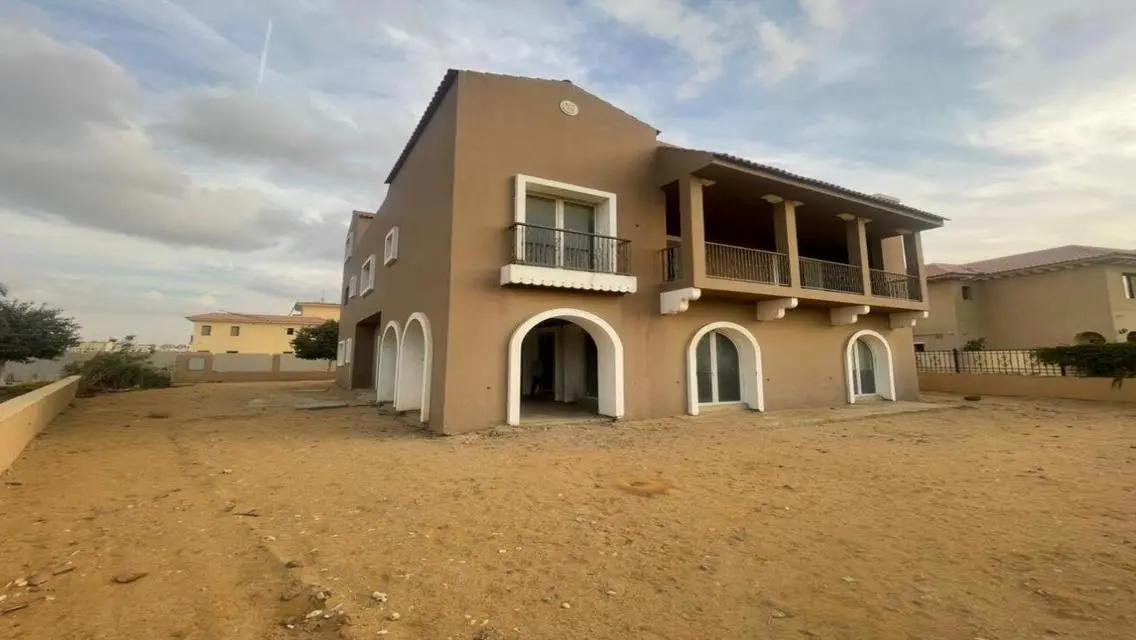 Luxury Villa for Sale in Hyde Park
