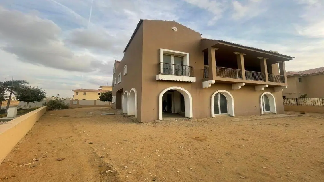Luxury Villa for Sale in Hyde Park