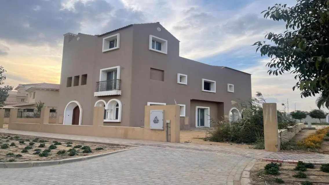 Luxury Villa for Sale in Hyde Park