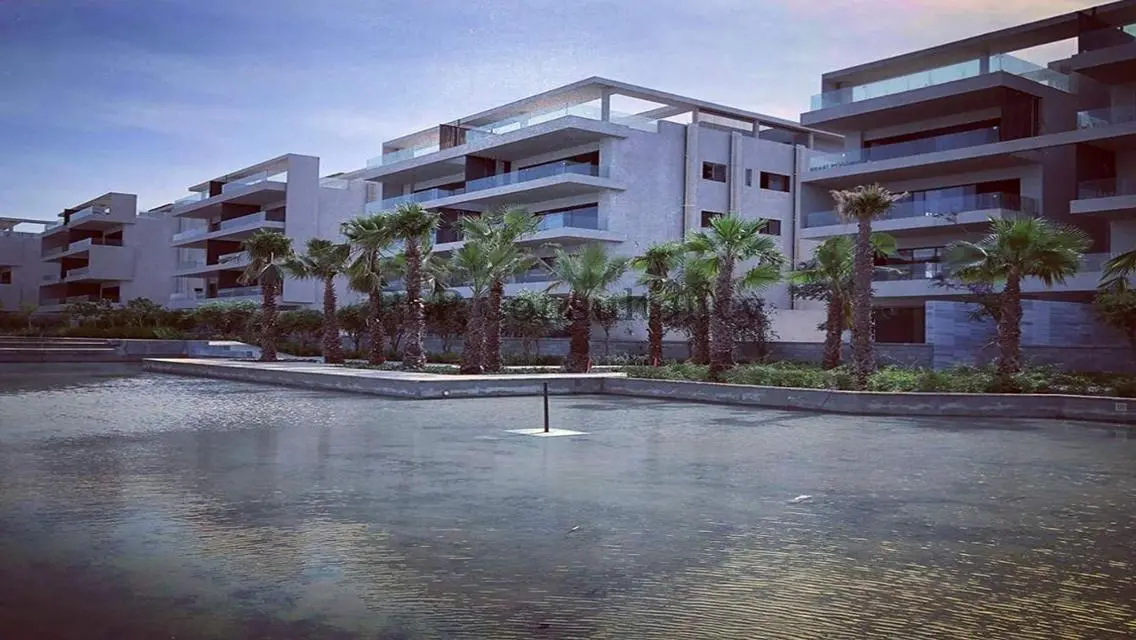 Luxury Property with Lake View