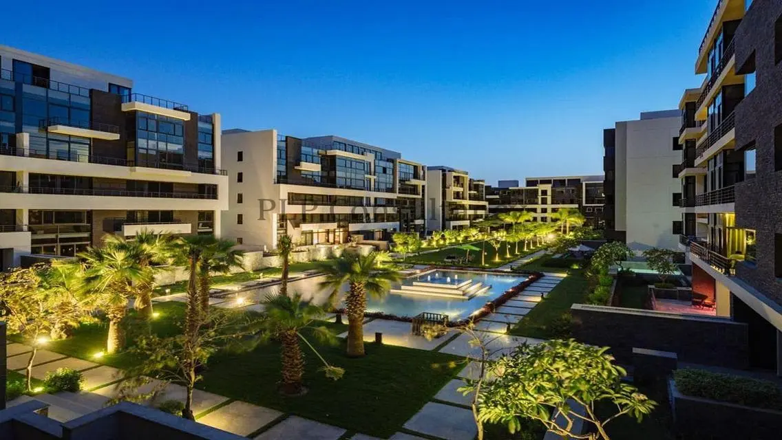 Luxury Property with Lake View