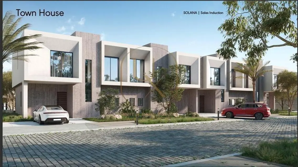 Luxury Property with Lake View - 10Y