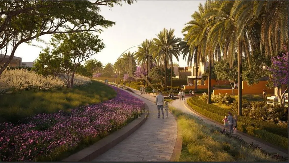 Luxury Property with Lake View - 10Y