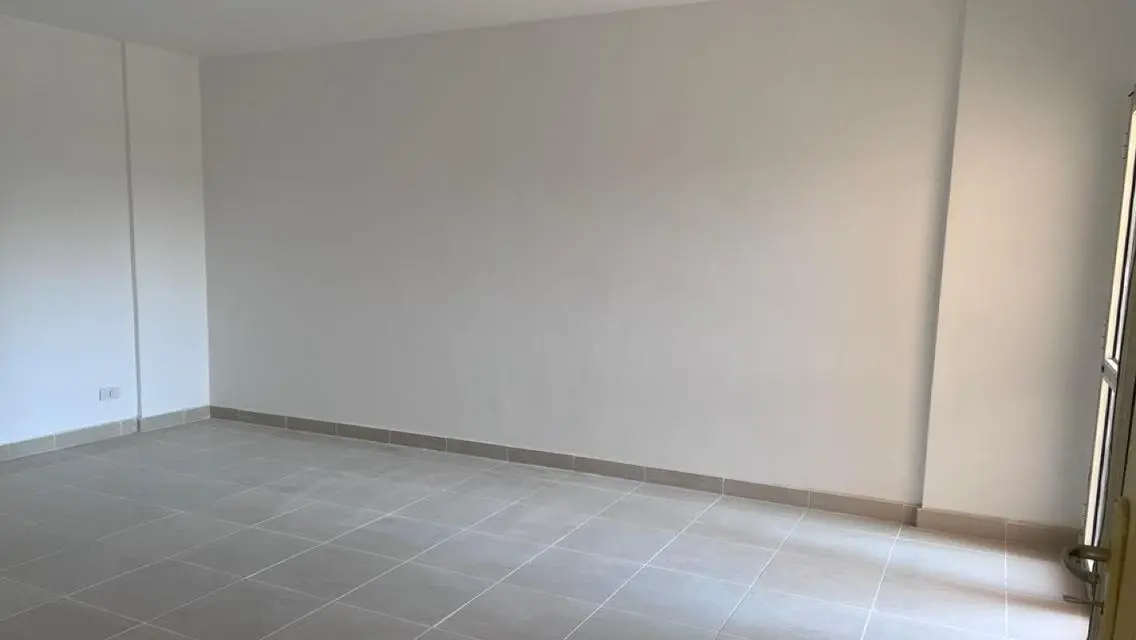 شقة فاخرة بتصميم عصري للبيع