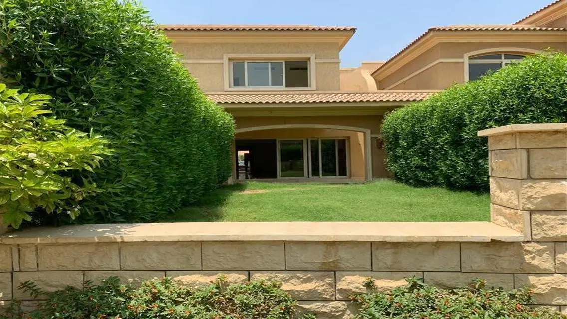 Luxurious Villa in Stone Park - New Cairo