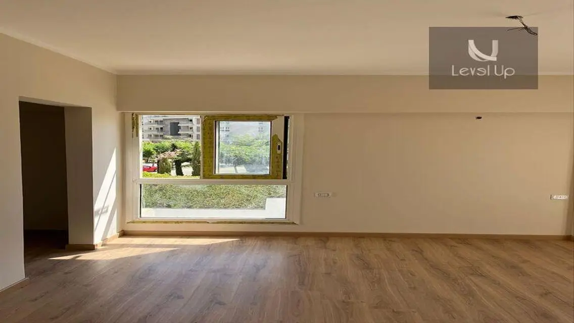 Luxurious Apartment with Balcony and Lake View near Main Landmarks