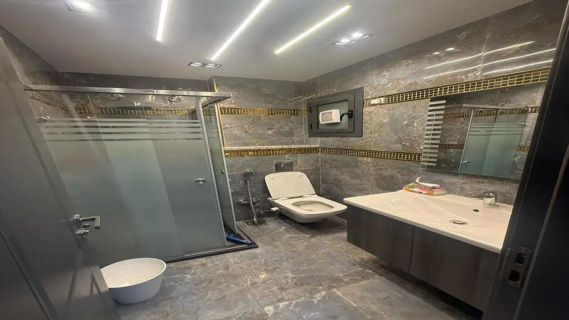 شقة رائعة 3 غرف نوم بسعر مناسب