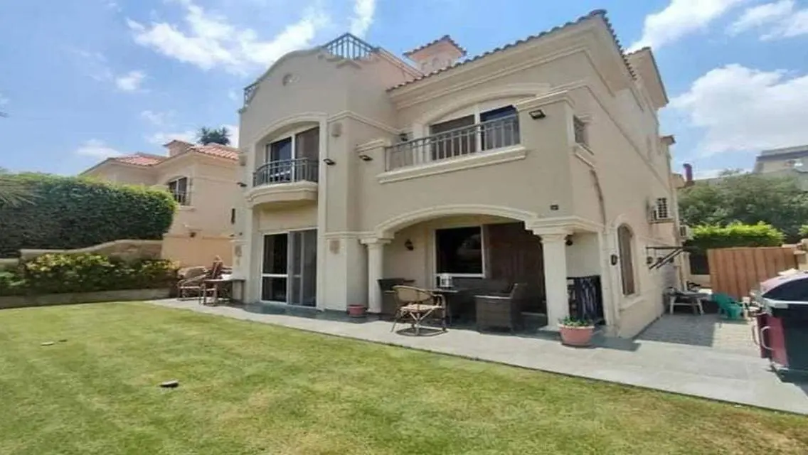 Luxurious Villa for Sale with Spacious Design and Pool in City Center