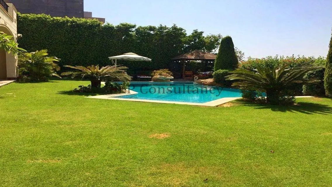 Luxury Apartment in Swan Lake by Hassan Allam near Marriott