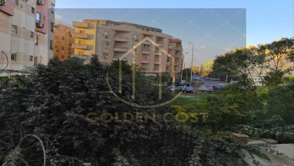 شقة فاخرة في قلب المدينة بسعر مغري