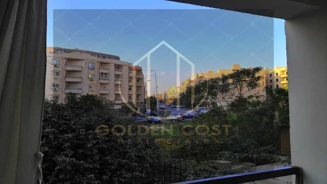 شقة فاخرة في قلب المدينة بسعر مغري