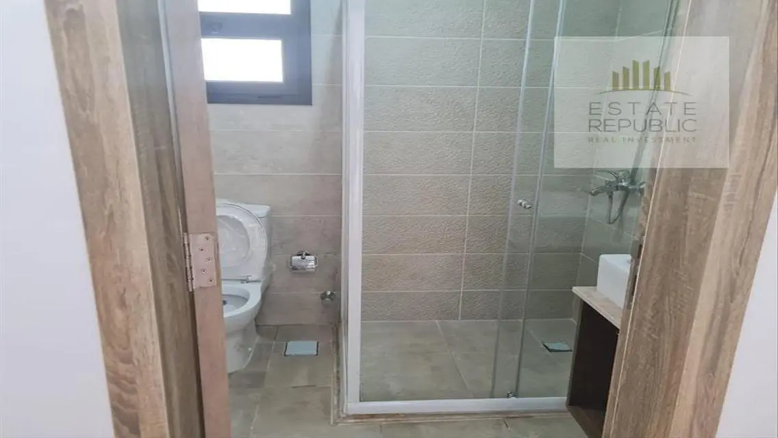 شقة فاخرة بمساحة واسعة مطلة على البحيرات