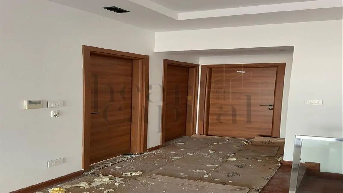 فيلا فاخرة بمساحة 5000 متر مربع للبيع