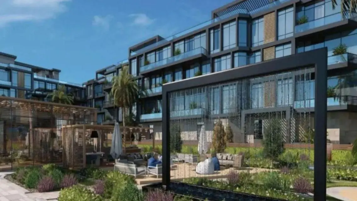 Luxury Apartment with Stunning Lake Views - 200 sqm