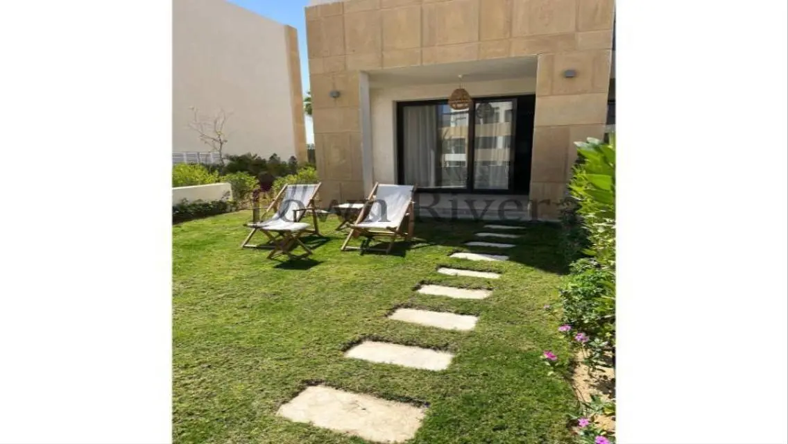 فيلا فاخرة للبيع بمساحة واسعة