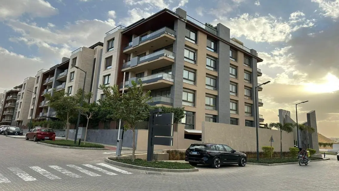 Luxury Apartment Near AUC