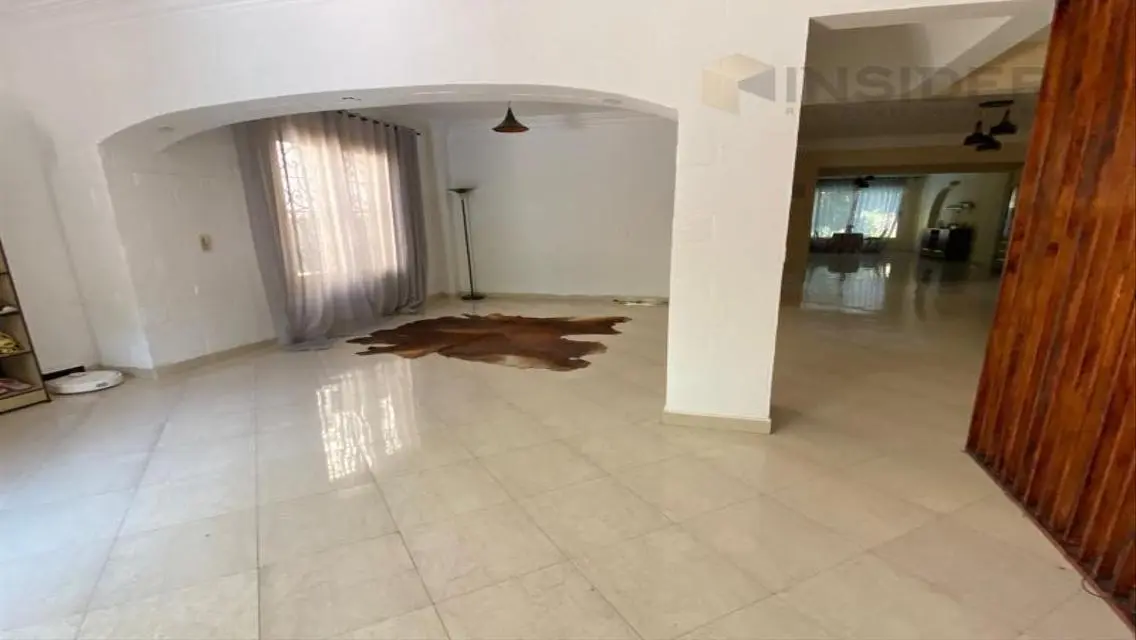 فيلا فاخرة مع غرف دراسة وشرفة