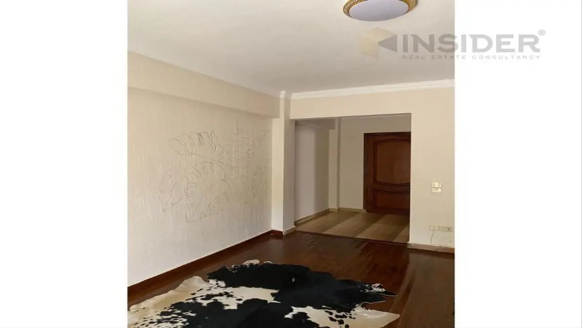 فيلا فاخرة مع غرف دراسة وشرفة