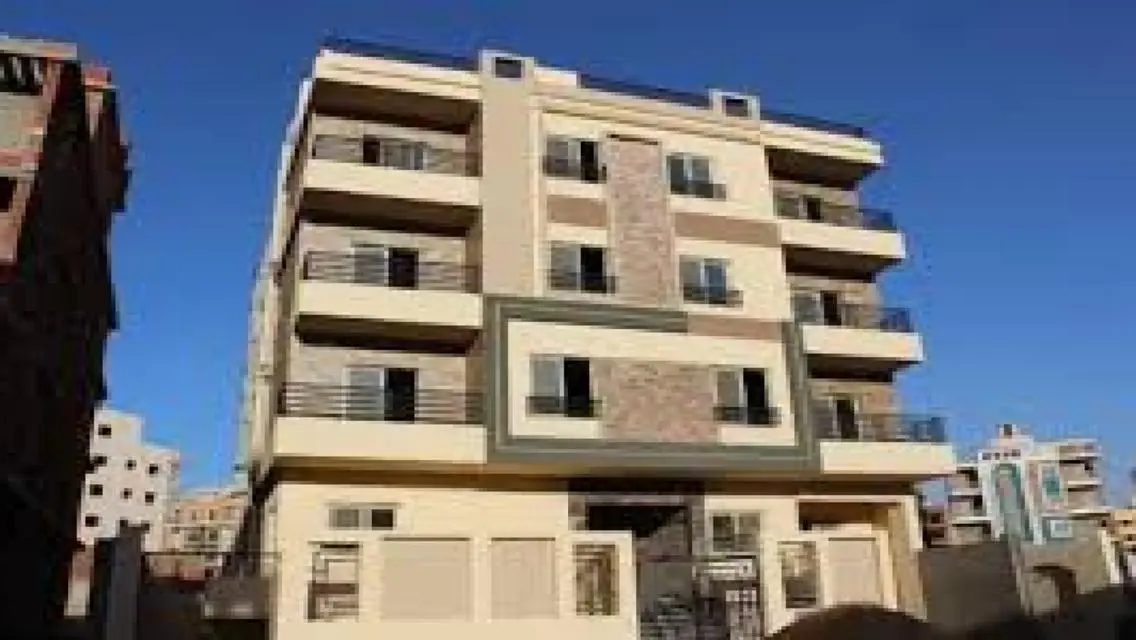 Luxury Apartment with Main Landmark View for Sale