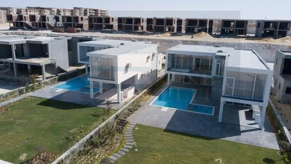 Luxury Apartment for Sale in a Prestigious Compound