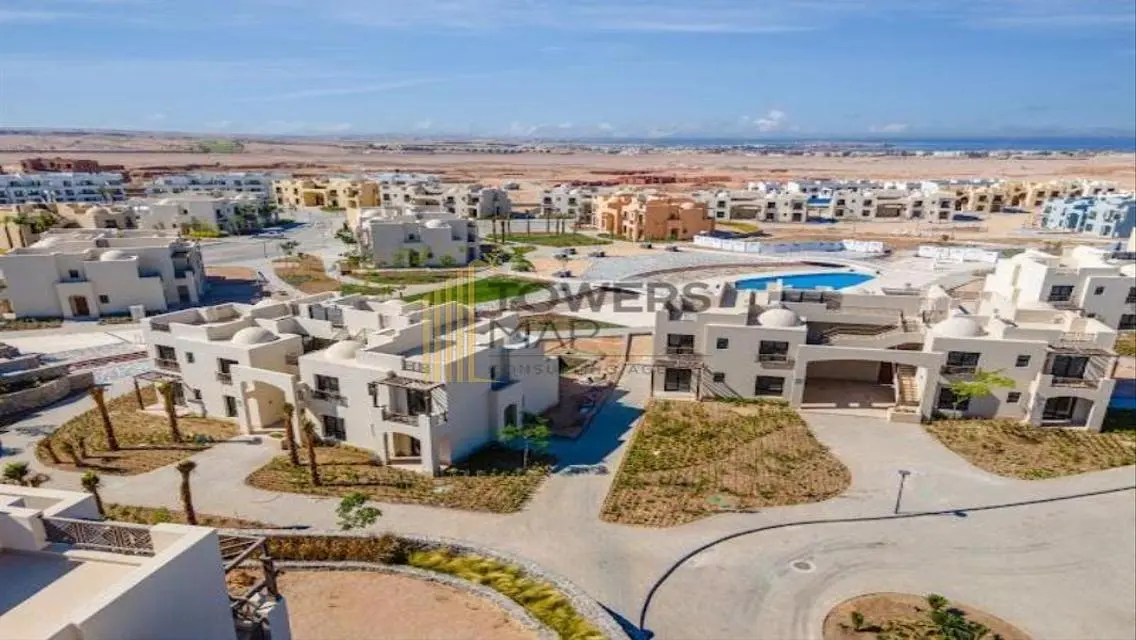 Luxury Apartment Overlooking the Lake with Premium Amenities