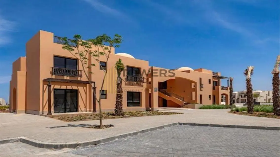 Luxury Apartment Overlooking the Lake with Premium Amenities