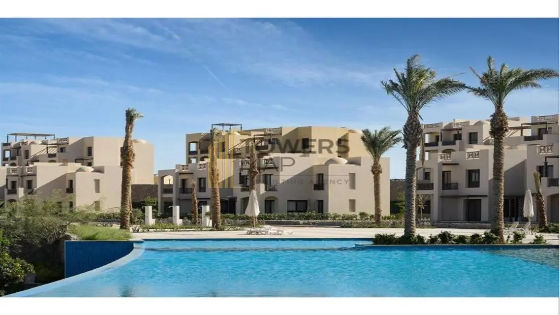 Luxury Apartment Overlooking the Lake with Premium Amenities