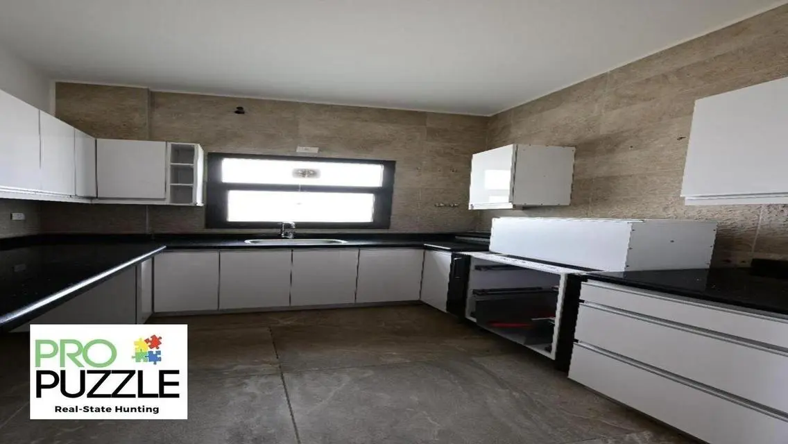 Penthouse for Rent in Marasem - Fifth Square