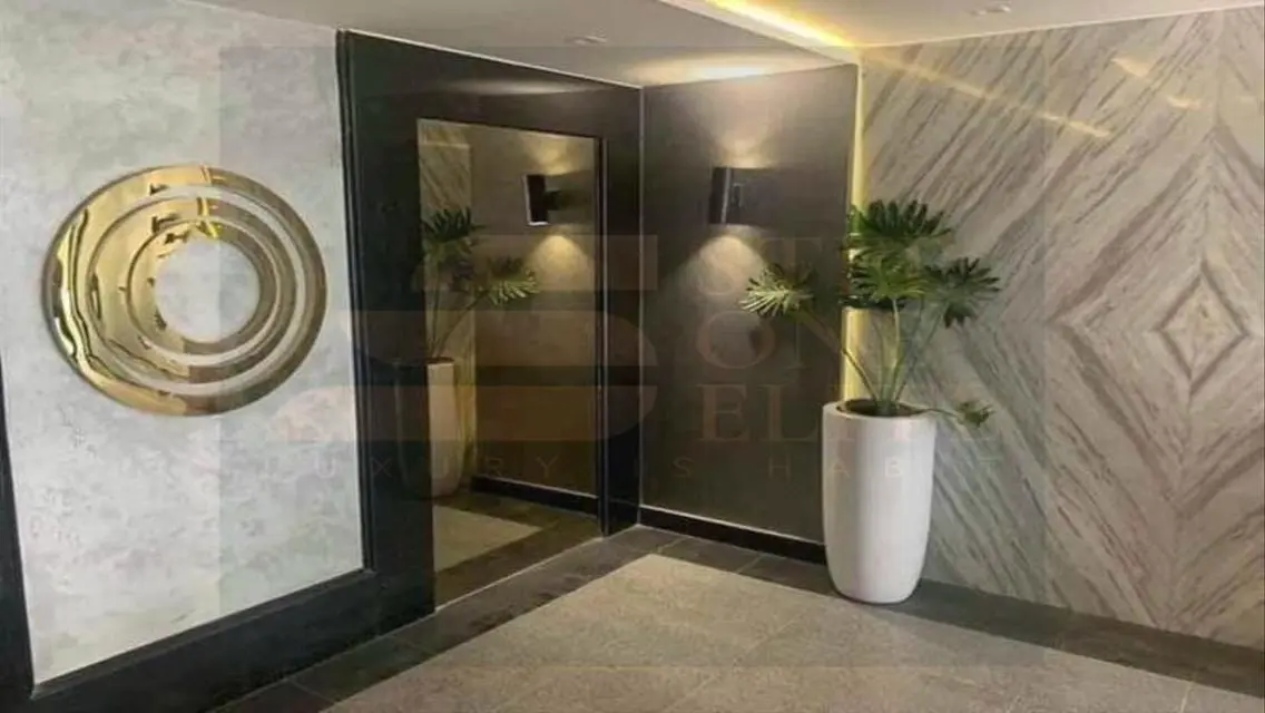 Stunning Penthouse at Sun Capital 210