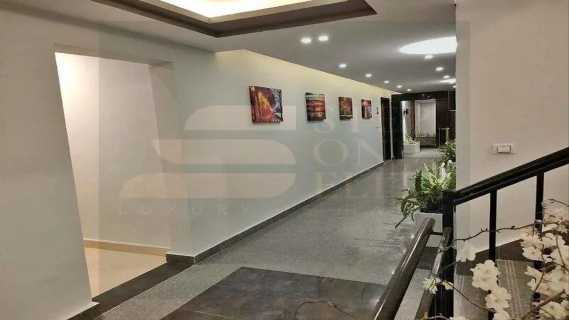 Stunning Penthouse at Sun Capital 210