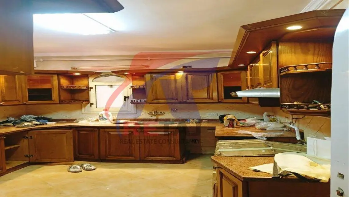 Stunning 300 sqm Apartment for Rent with Full Amenities