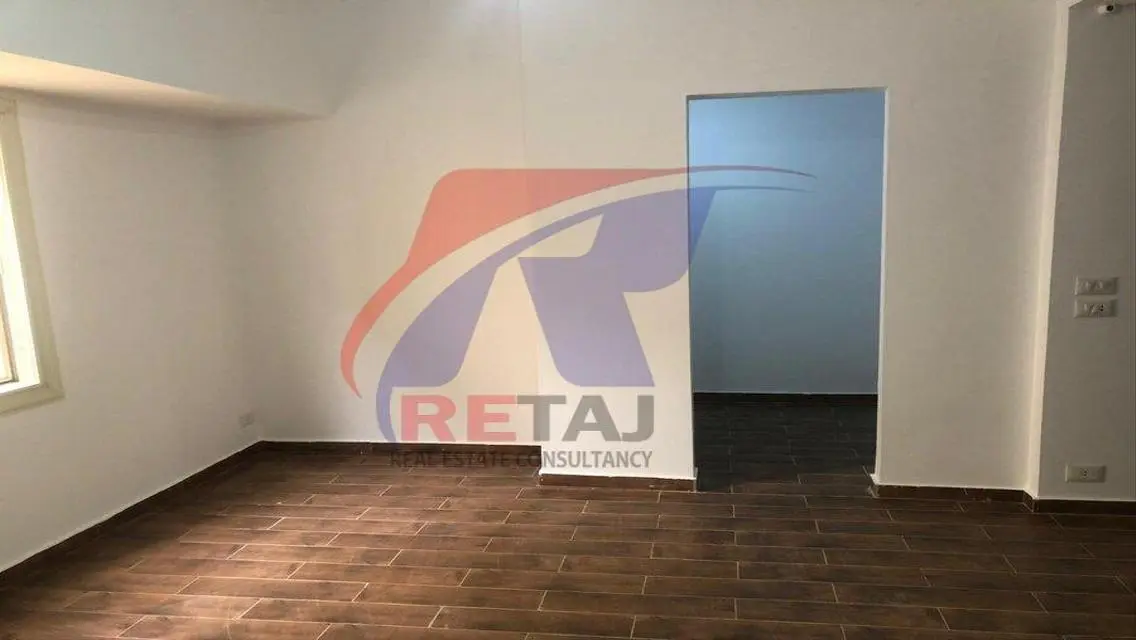 شقة للـ إيجار بمساحة واسعة